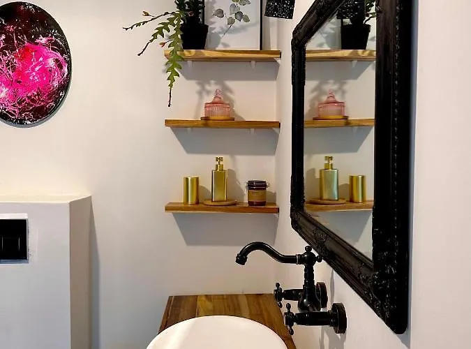 Cosy Place In Small Town *